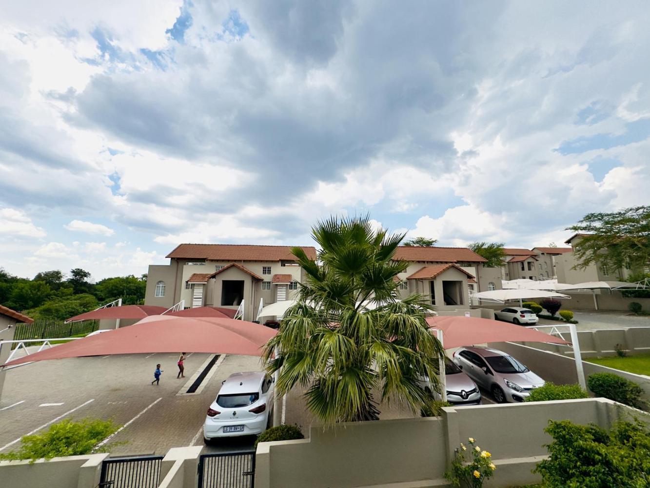 Palm Haven 5 Min Drive To Carlswald Centre Apartment *